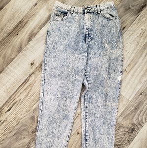 Vintage 80's acid wash high-waisted mom jeans